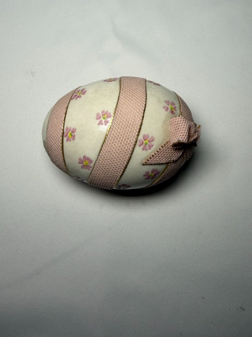 Vtg Irish Dresden Porcelain Pink Lace Floral Handpainted Egg Figurine AS IS READ